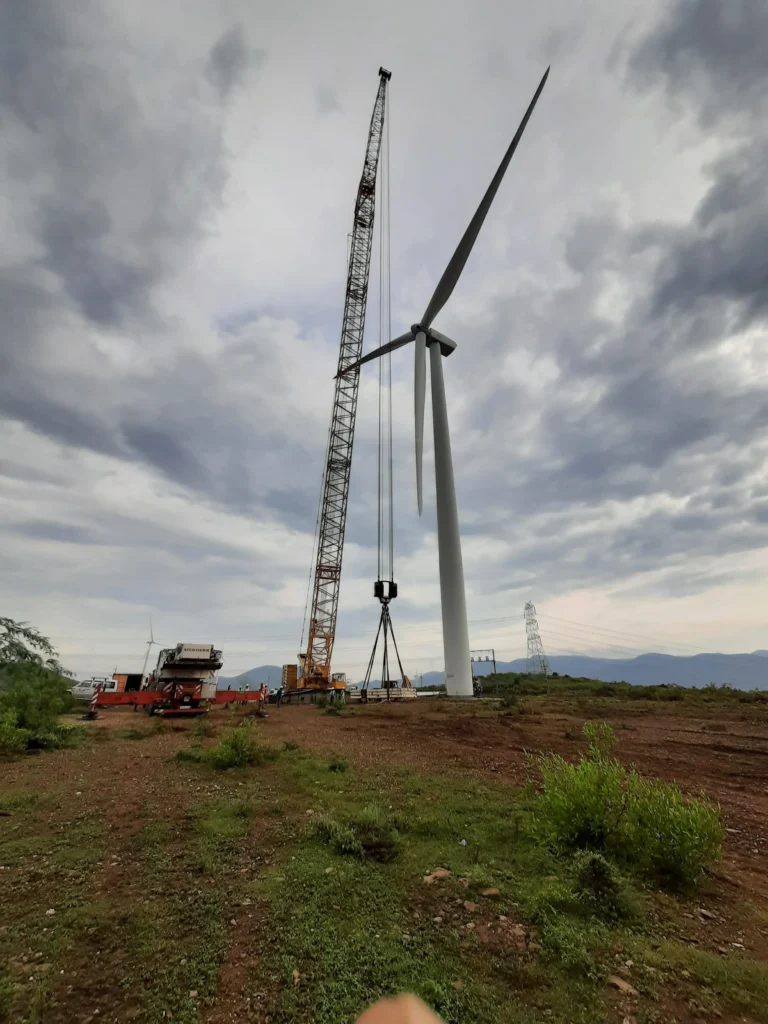 600 Ton Crawler Crane Load Test at GE Wind Mill on Hill Top